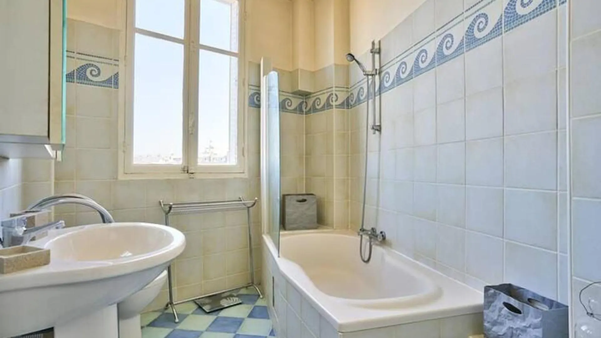 Charming With Eiffel Tower View